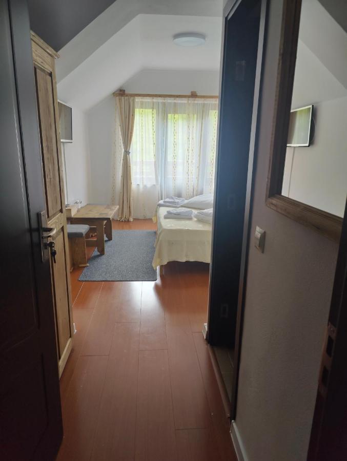 Pensiunea Trei Brazi Arieseni Bagian luar foto